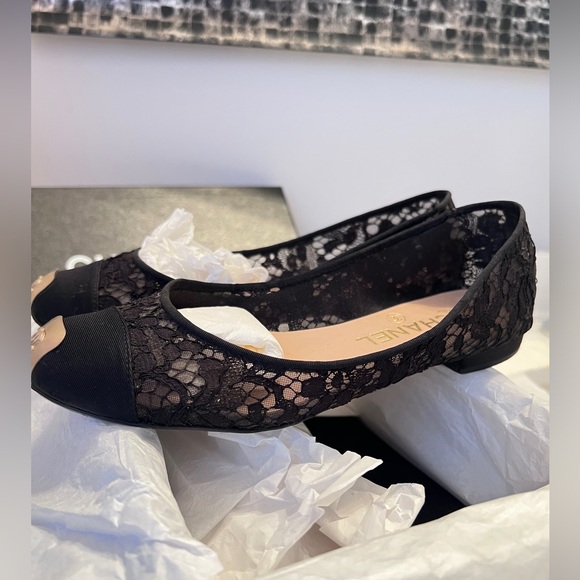 🩷SOLD🩷Used Chanel lace summer flats - Picture 7 of 7
